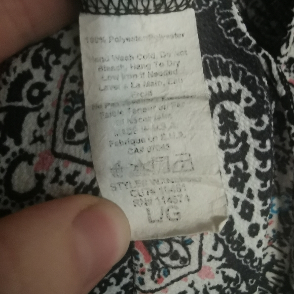 Nordstrom sleeveless Paisley Print with front keyhole - Picture 8 of 8